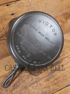 Priced to Sell! 1920’s Griswold’s Victor #9 Skillet with Heat Ring 723. Awesome daily user! - Skillet