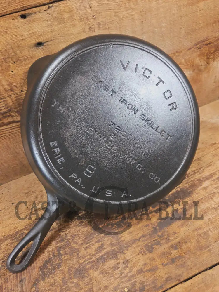 Priced to Sell! 1920’s Griswold’s Victor #9 Skillet with Heat Ring 723. Awesome daily user! - Skillet