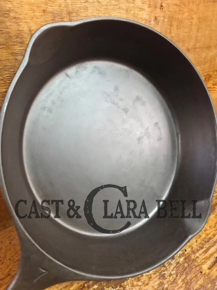 Priced to Sell! 1924 Wagner made National / WagnerWare dual logo #7 Center logo cast iron skillet with Heat Ring 1057 D
