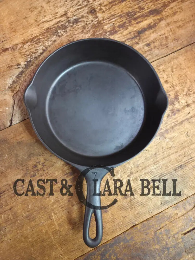 Priced to Sell! 1924 Wagner made National / WagnerWare dual logo #7 Center logo cast iron skillet with Heat Ring 1057 D