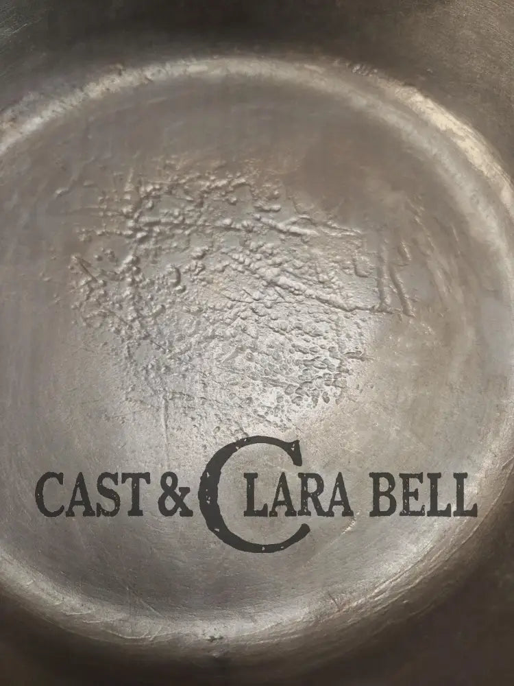 Priced to Sell! 1930s era,Wagner #8 cast iron ’Chicken Fryer’ deep skillet 1088. Perfect for the beginner or every day