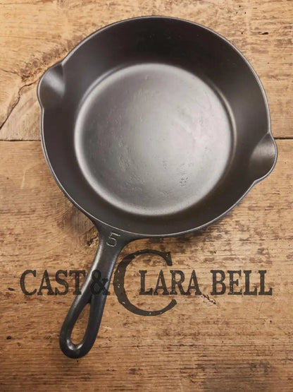 Priced to Sell! 1930’s Griswold #5 Cast Iron Skillet with Large Block Logo 724 C Skillet