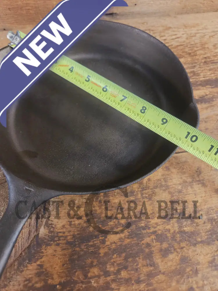 Priced to sell! 1930’s Griswold #7 Skillet w Large Block Logo Heat Ring 701 E. See description SC24 - Skillet
