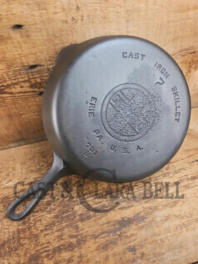 Priced to sell! 1930’s Griswold #7 Skillet w Large Block Logo Smooth Bottom 701. See description Skillet