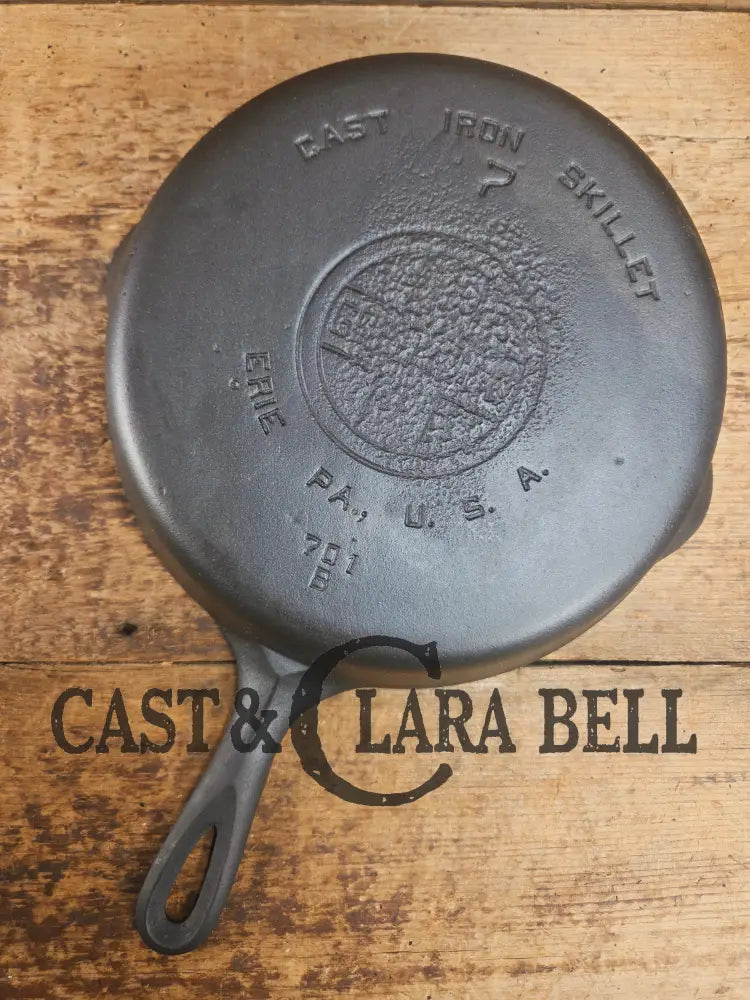Priced to sell! 1930’s Griswold #7 Skillet w Large Block Logo Smooth Bottom 701. See description Skillet