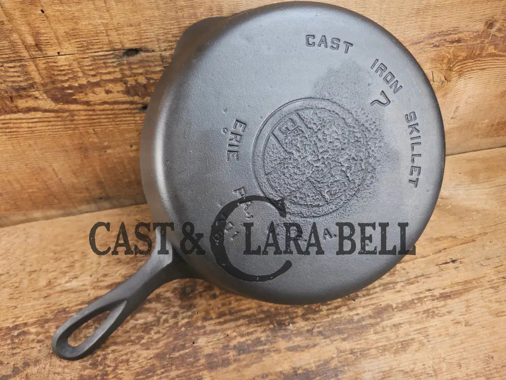 Priced to sell! 1930’s Griswold #7 Skillet w Large Block Logo Smooth Bottom 701. See description Skillet