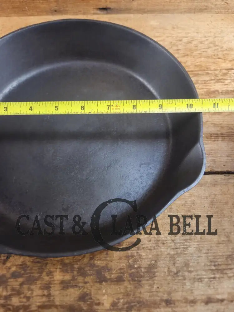 Priced to Sell! 1930’s Griswold #8 Cast Iron Skillet with Large Block Logo 704 B. Perfect for gas and electric