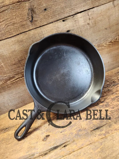 Priced To Sell! 1930’S Wagner Ware #8 Cast Iron Skillet With Stylized Logo 1058 S Shift Mark.