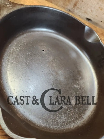 Priced To Sell! 1930’S Wagner Ware #8 Cast Iron Skillet With Stylized Logo 1058 S Shift Mark.