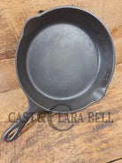 Priced to Sell. 1930’s Wagner Ware #8 Cast Iron Skillet with Stylized Logo 1058 S shift mark. - Skillet