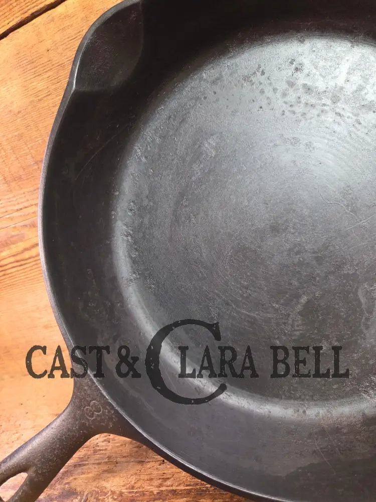 Priced to Sell! 1930’s Wagner Ware #8 Cast Iron Skillet with Stylized Logo 1058 V - Skillet