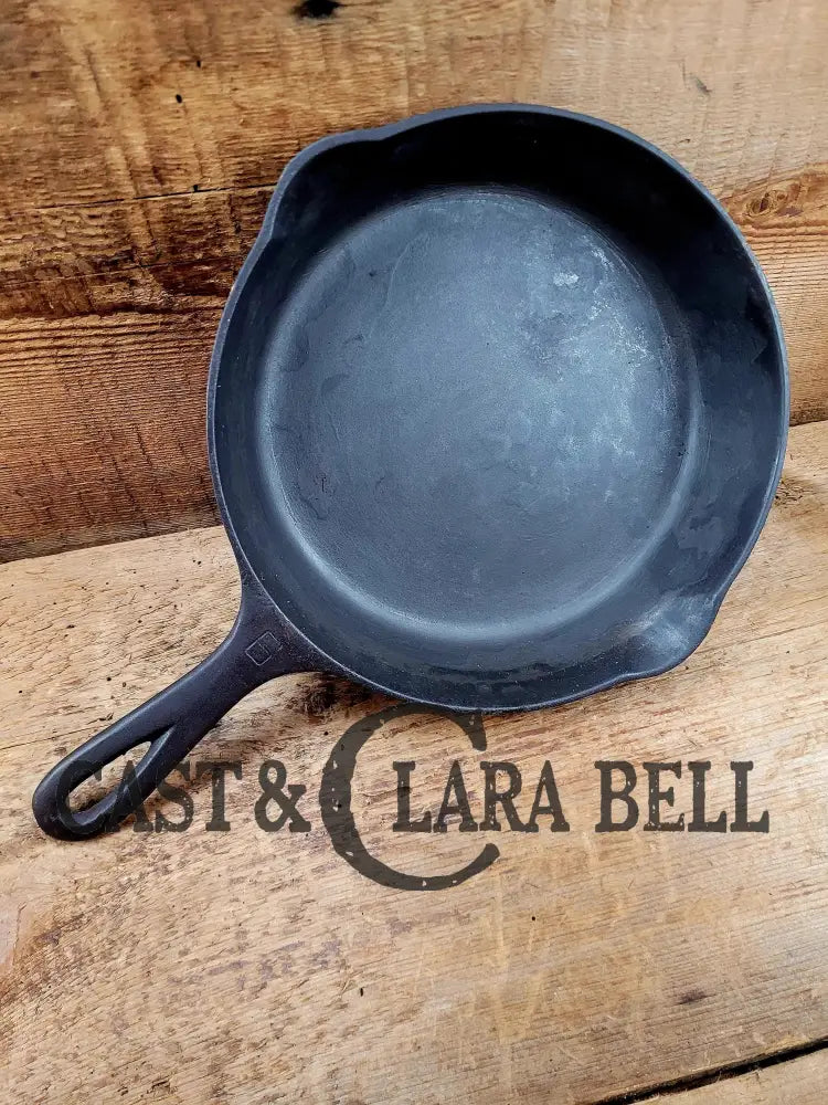 PRICED TO SELL! 1940’s Griswold #6 Cast Iron Skillet with Small Block Logo and Smooth Bottom 699 K Skillet