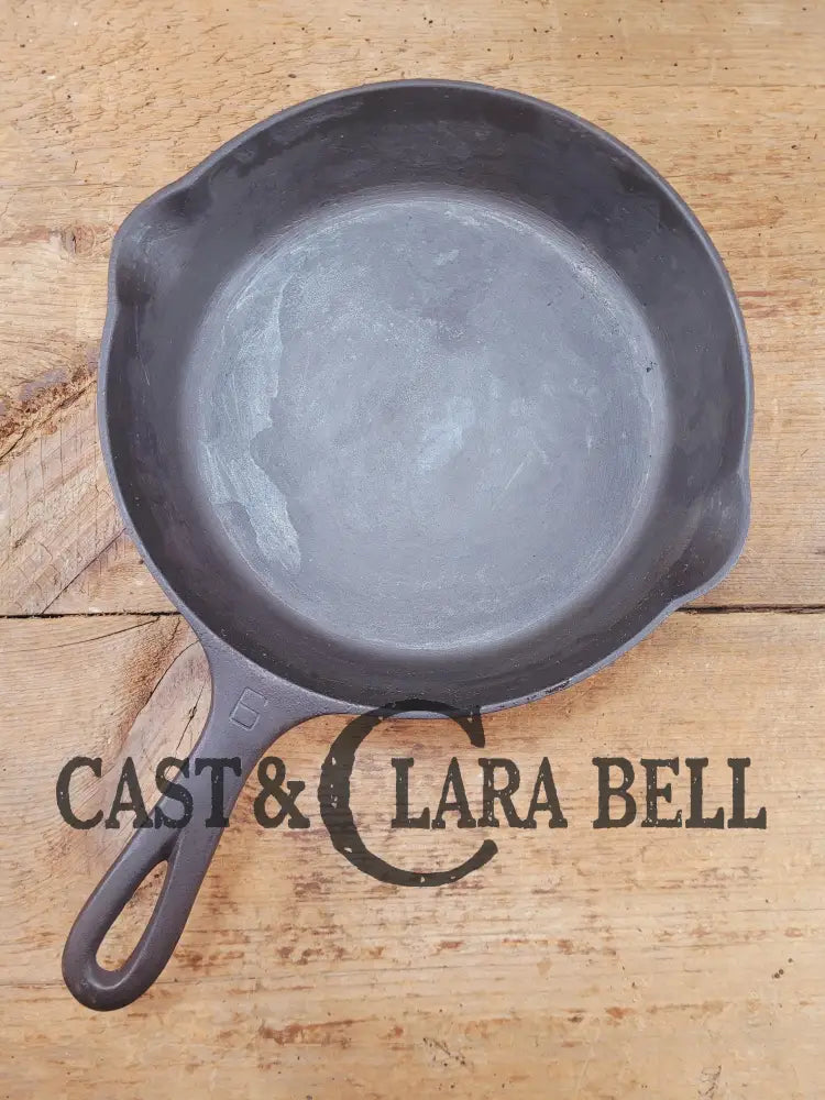 PRICED TO SELL! 1940’s Griswold #6 Cast Iron Skillet with Small Block Logo and Smooth Bottom 699 K Skillet