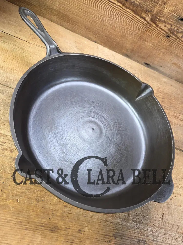 Priced to sell! A tale of two skillets...light and amazing! Late 1800’s Gate-marked unknown #11 DEEP cast iron skillet!