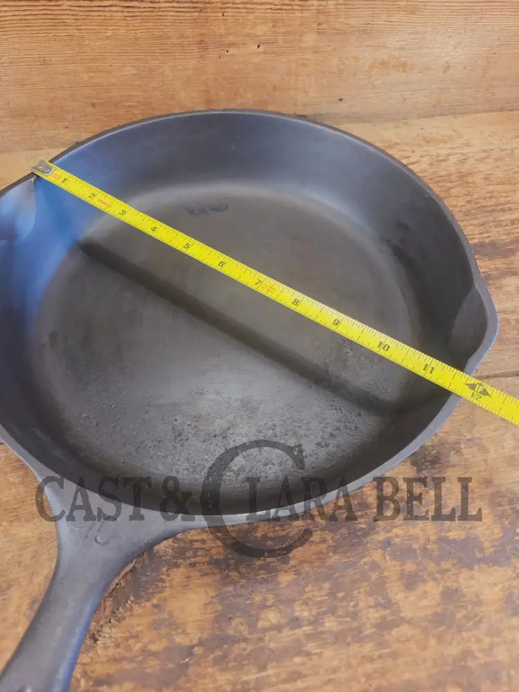 Priced to Sell! Big 1930’s Wagner Ware #10 Cast Iron Skillet with Stylized Logo 1060 C. Great Bacon skillet! - Skillet