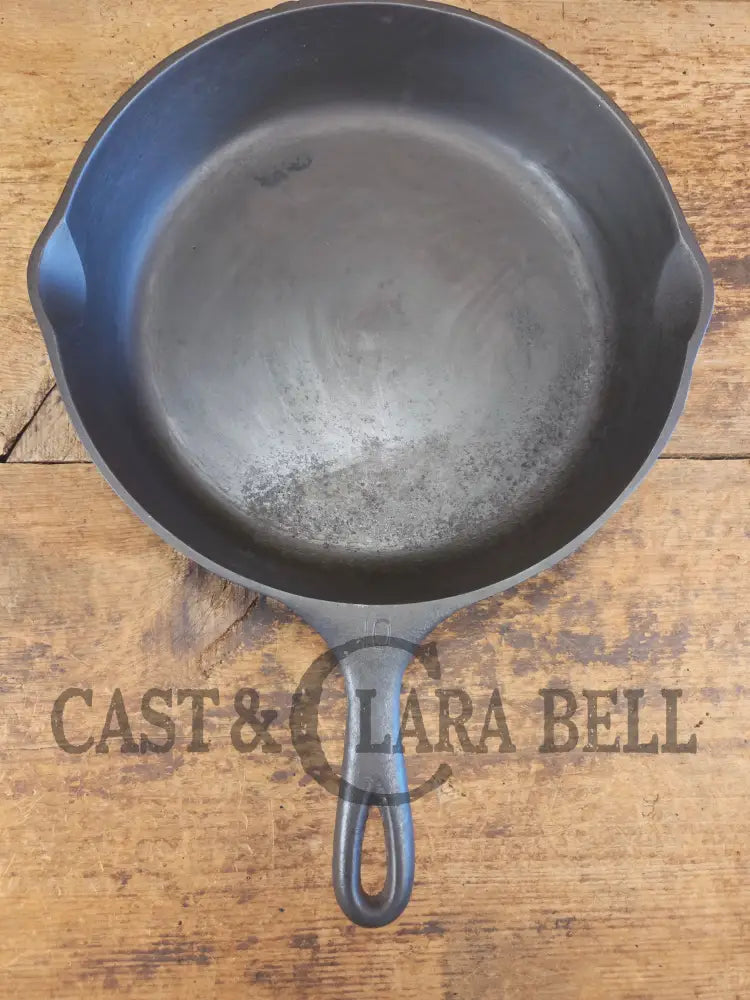 Priced to Sell! Big 1930’s Wagner Ware #10 Cast Iron Skillet with Stylized Logo 1060 C. Great Bacon skillet! - Skillet