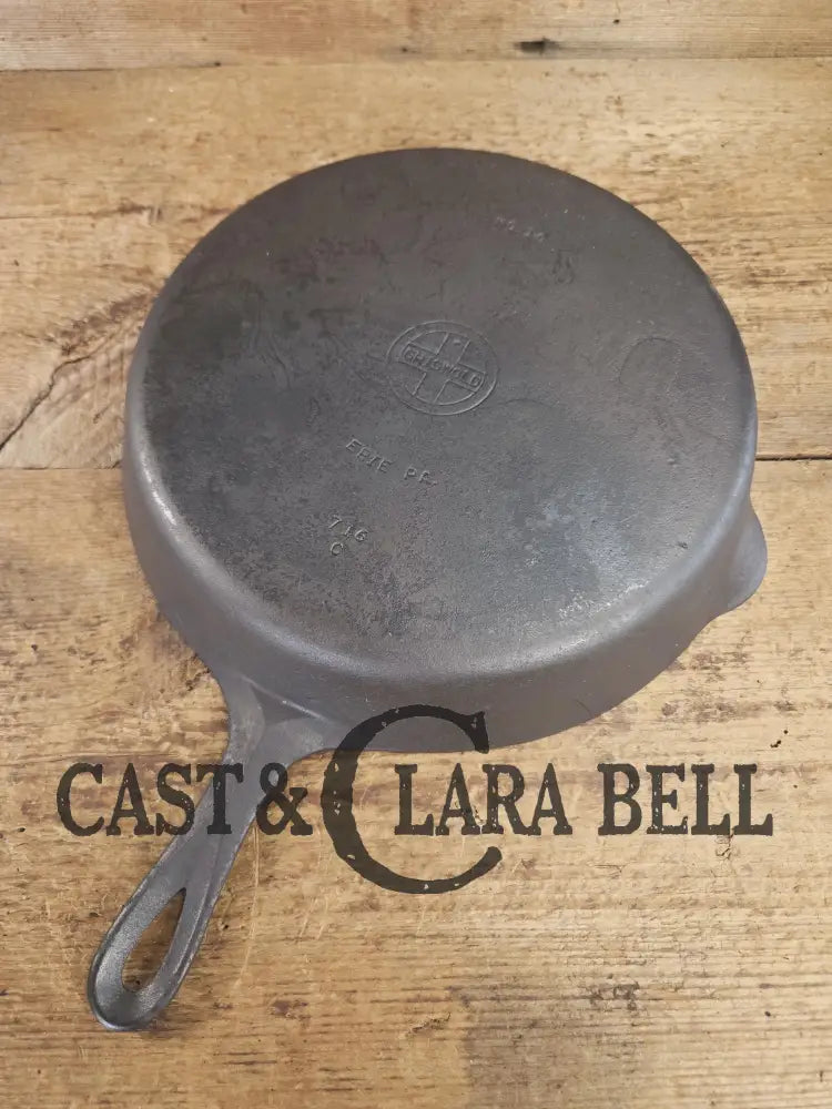 Priced to Sell! Big 1940’s Griswold #10 Skillet Small Block Logo Smooth bottom 716 C. See description for details SC24