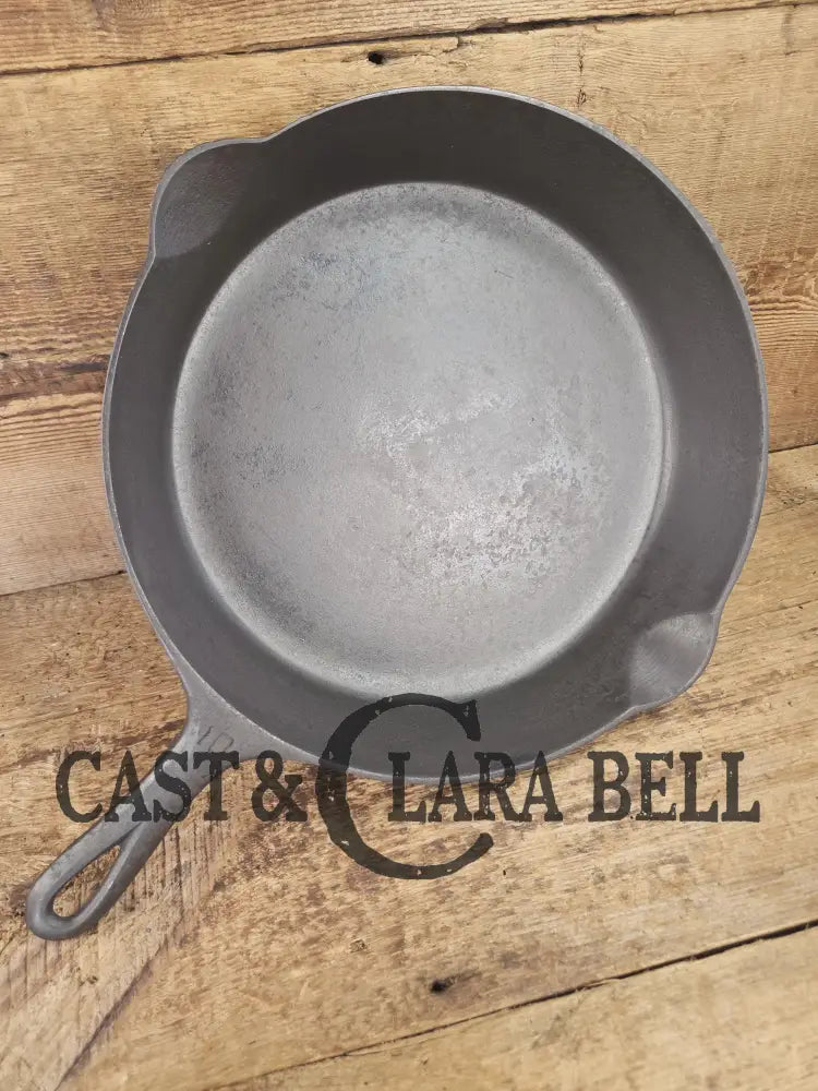 Priced to Sell! Big 1940’s Griswold #10 Skillet Small Block Logo Smooth bottom 716 C. See description for details SC24