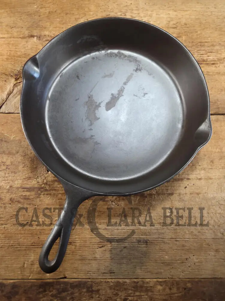 Priced to sell big bacon skillet! Mid 1900’s Lodge #10 Skillet with 3 Notch Heat Ring. Restored and Ready to Use!