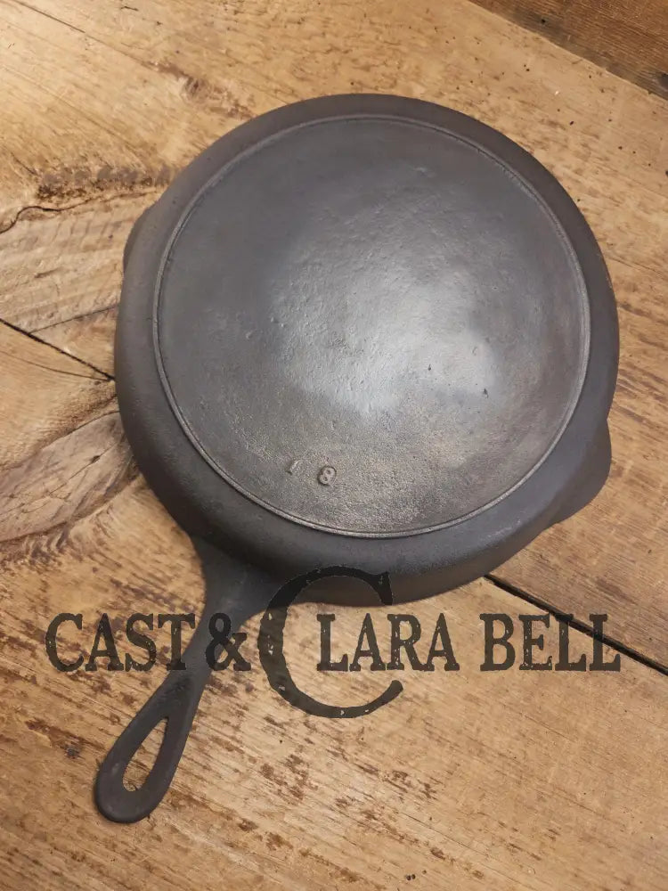 Priced to sell! Early 1900’s ’No Notch’ Lodge #7 Skillet. GREAT first pan or for someone that doesn’t need perfection!
