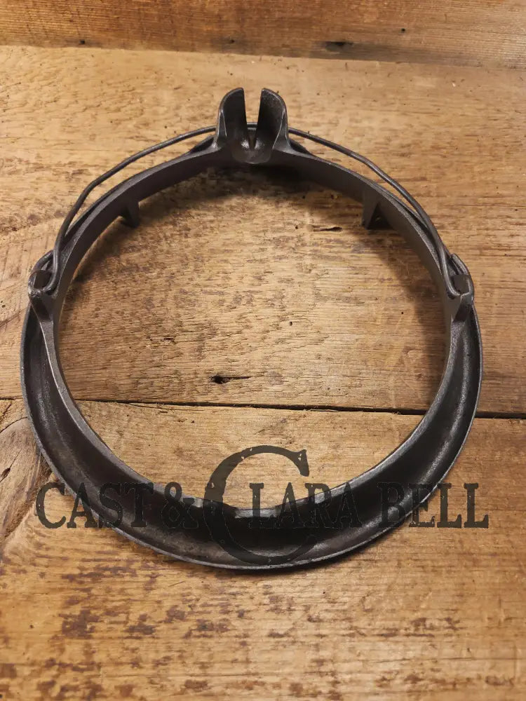 Priced to Sell Early 1900’s ’Wagner’ cast iron waffle iron. #1408 Original wood handles Waffle Iron