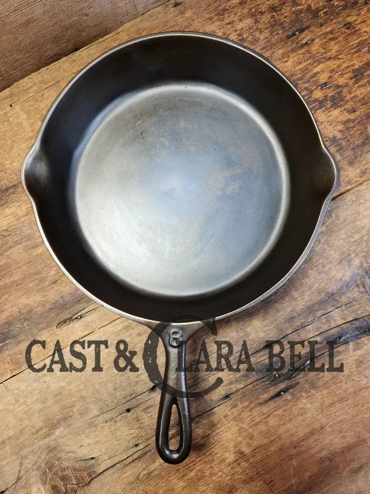 Priced To Sell! Early Lodge? #8 Cast Iron Skillet W/ No Notches. Sand Shift On Surface Sc24