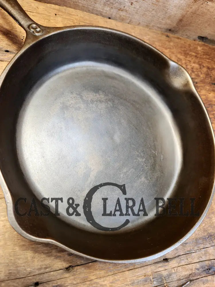 Priced To Sell! Early Lodge? #8 Cast Iron Skillet W/ No Notches. Sand Shift On Surface Sc24