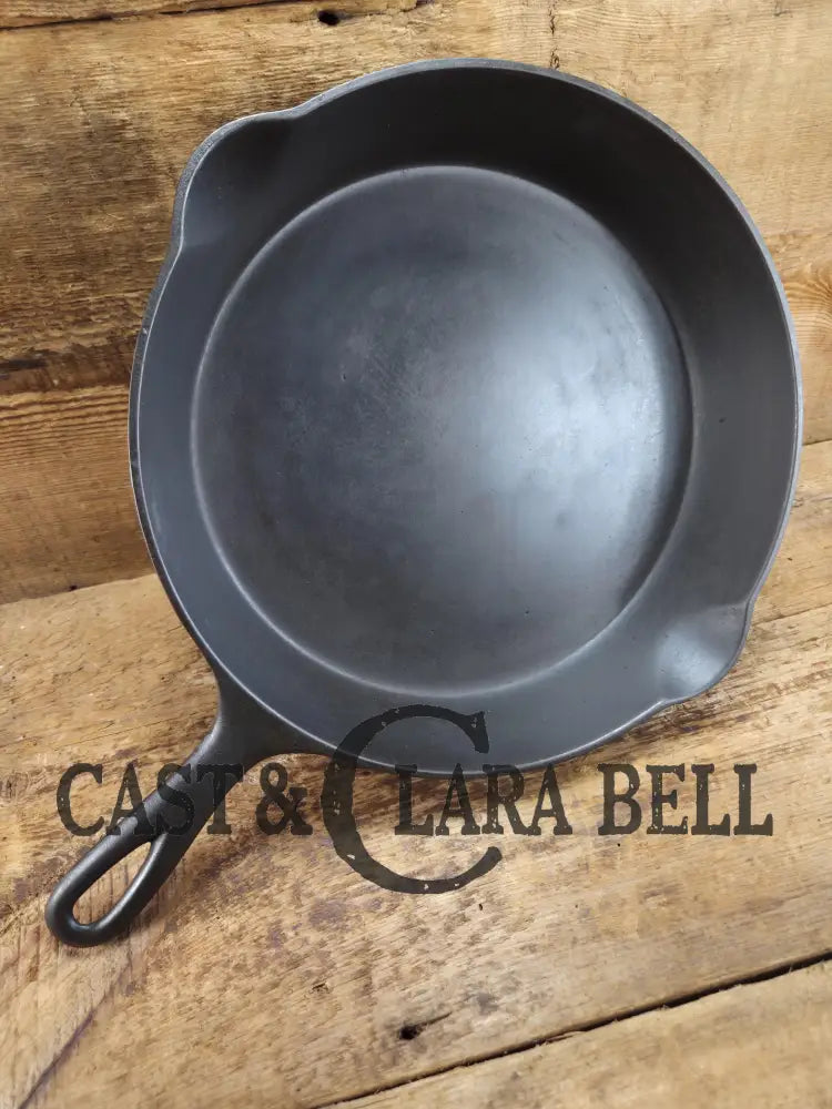 Priced to Sell Great bacon skillet. Early 1900’s Wagner made large ’Arc Logo’ #9 Cast Iron Skillet. Daily workhorse!