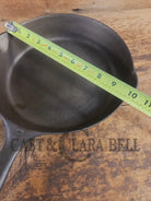 Priced to sell! 1930’s Griswold #7 Skillet w Large Block Logo Heat Ring 701 E. See description SC24 - Skillet
