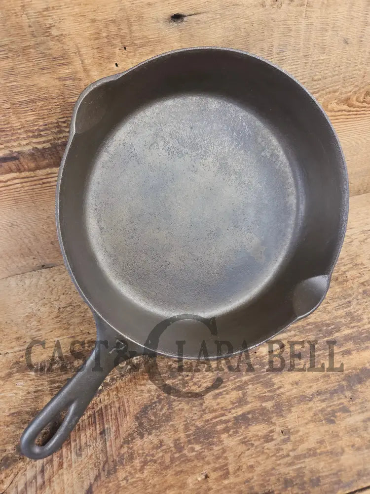 Priced to sell! 1930’s Griswold #7 Skillet w Large Block Logo Heat Ring 701 E. See description SC24 - Skillet