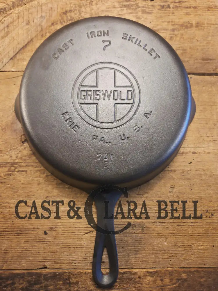 Priced to Sell! Griswold #7 Skillet with Large Block Logo and Smooth Bottom 701. See description Skillet