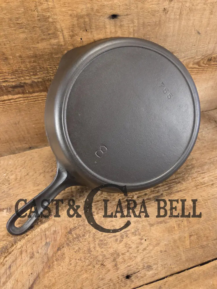 Priced to Sell! Griswold #8 Cast Iron Skillet with Heat Ring 755. Similar to the Victor design. Great pan! Skillet