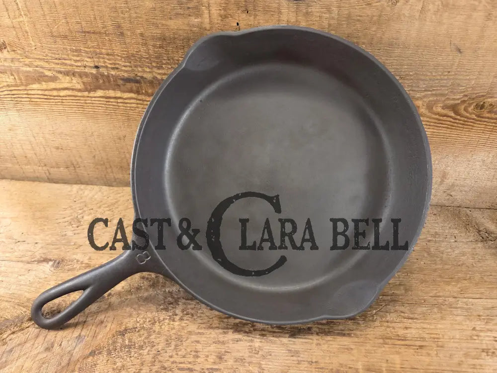 Priced to Sell! Griswold #8 Cast Iron Skillet with Heat Ring 755. Similar to the Victor design. Great pan! Skillet