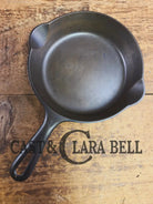 Priced to Sell! Griswold No. 4 Cast Iron Skillet with Small Block Logo Grooved Handle 702 Skillet