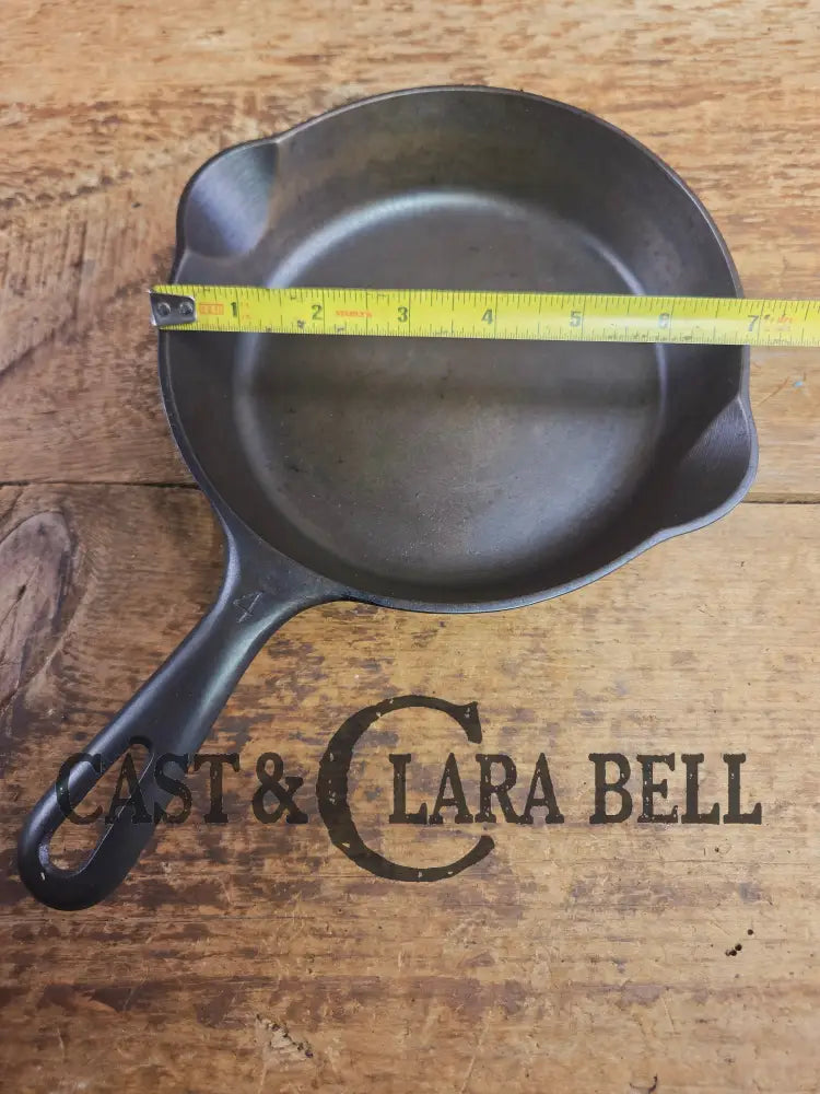 Priced to Sell! Griswold No. 4 Cast Iron Skillet with Small Block Logo Grooved Handle 702 Skillet