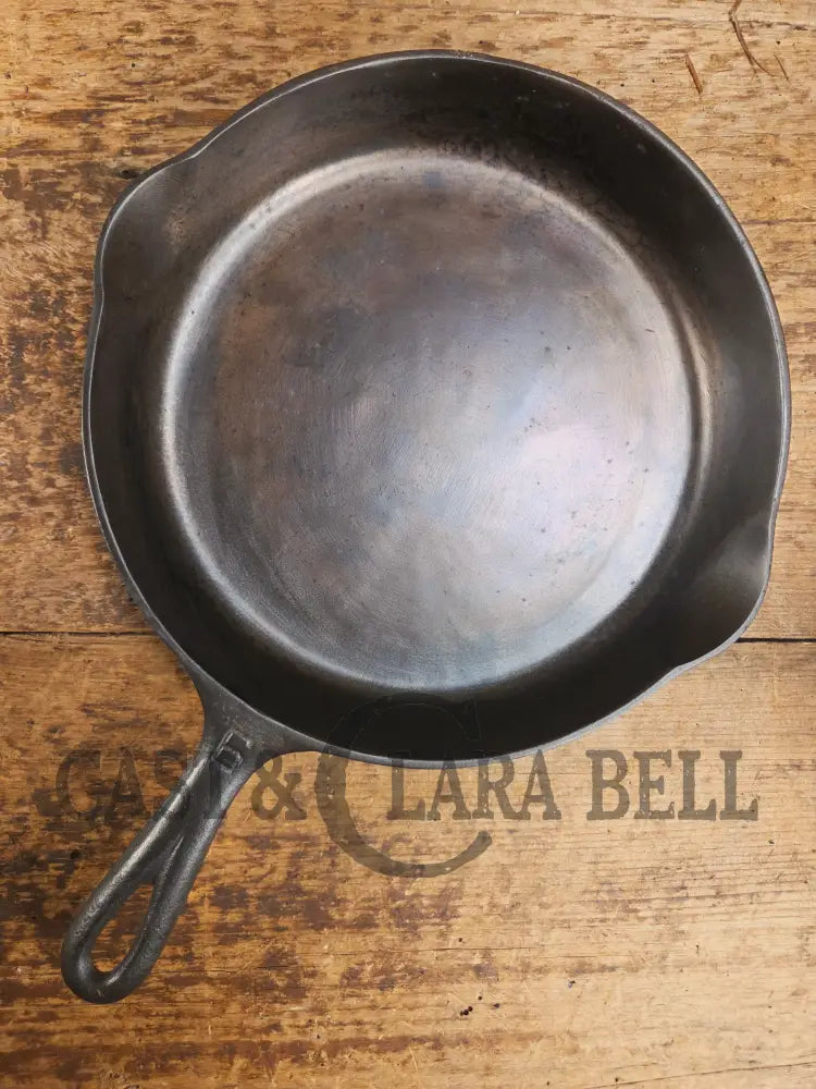 Priced to Sell Hard to Find 1920’s Griswold’s Victor #6 Skillet with Heat Ring Fully Marked 697 Skillet