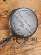 Priced to Sell Hard to Find 1920’s Griswold’s Victor #6 Skillet with Heat Ring Fully Marked 697 Skillet