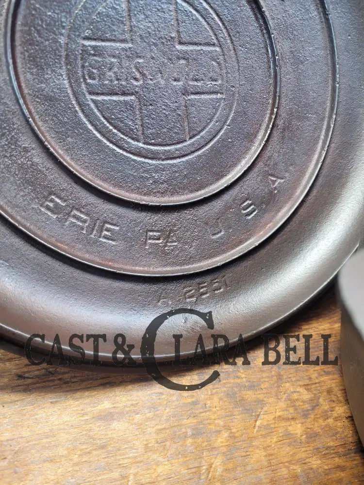 Priced To Sell. The Classic 1920’S Griswold #8 Tite-Top Cast Iron Dutch Oven With Large Block