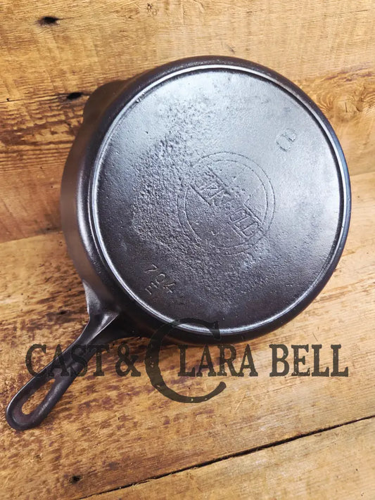 Priced to Sell! THE Classic early vintage 1910’s Griswold #8 Skillet with Slant Logo Erie PA USA 704 E Skillet