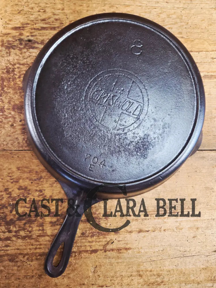 Priced to Sell! THE Classic early vintage 1910’s Griswold #8 Skillet with Slant Logo Erie PA USA 704 E Skillet