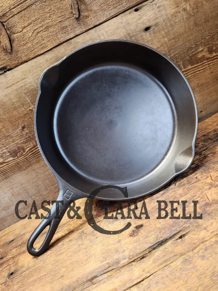 Priced To Sell! The Classic! Griswold #8 Cast Iron Skillet With Large Block Logo 704 K