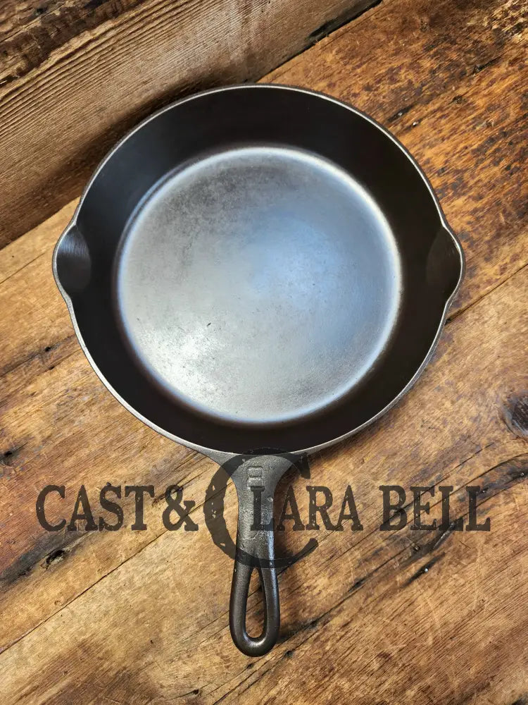 Priced To Sell! The Classic! Griswold #8 Cast Iron Skillet With Large Block Logo 704 K