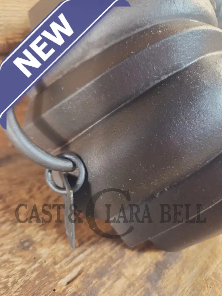 Priced to Sell. ’The Emperor’ traditional style cake pan unknown maker. 31 Cups!! Owner tag on pan. SEE DESCRIPTION