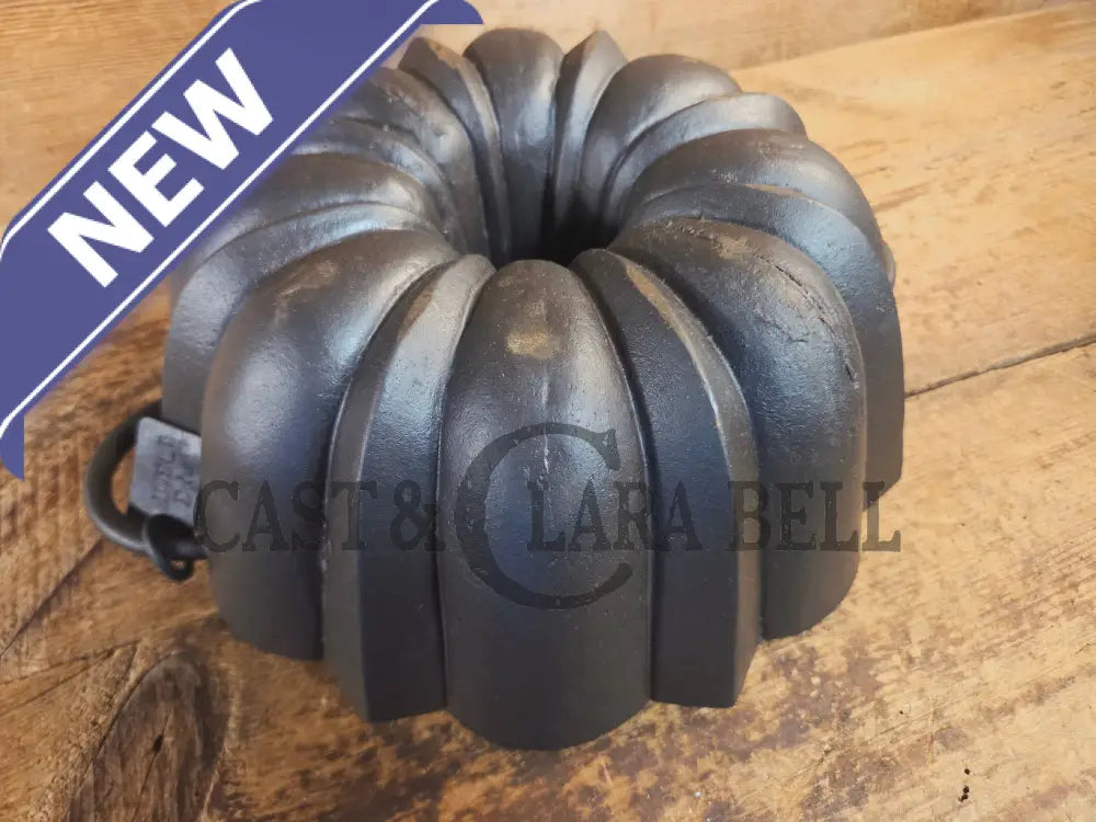 Priced to Sell. ’The Emperor’ traditional style cake pan unknown maker. 31 Cups!! Owner tag on pan. SEE DESCRIPTION