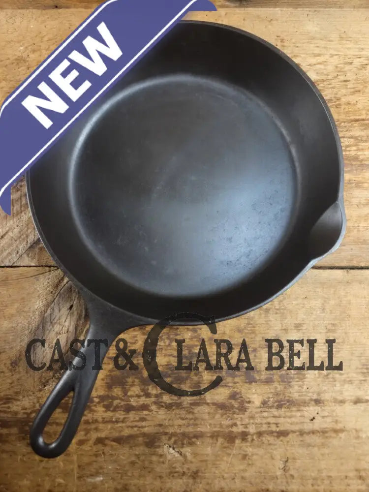 PRICED TO SELL. Very early 1900’s Erie (Griswold) #8 Cast Iron Skillet 707. Third Series Model pitting on outside
