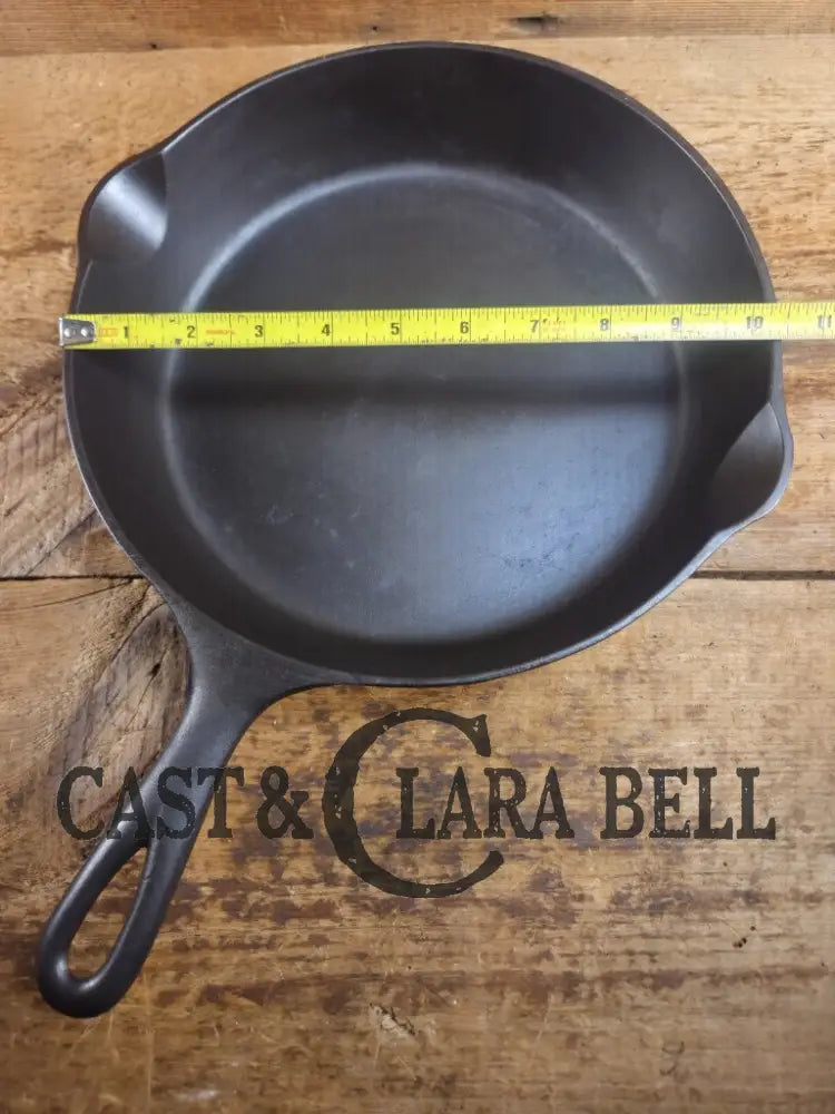 PRICED TO SELL. Very early 1900’s Erie (Griswold) #8 Cast Iron Skillet 707. Third Series Model pitting on outside