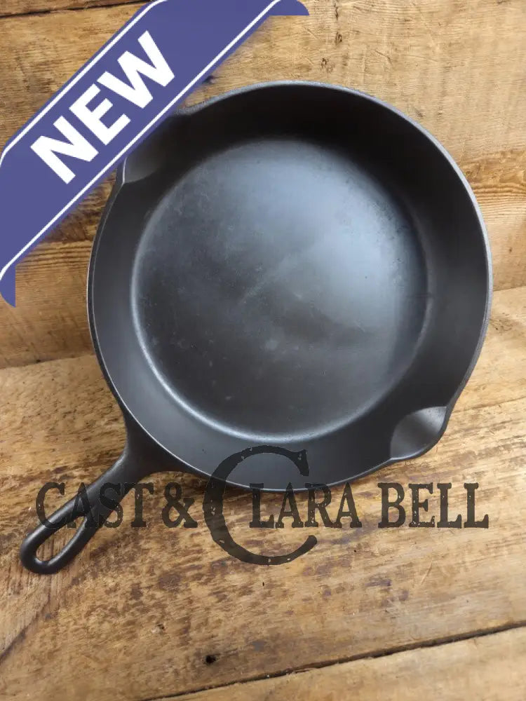 PRICED TO SELL. Very early 1900’s Erie (Griswold) #8 Cast Iron Skillet 707. Third Series Model pitting on outside