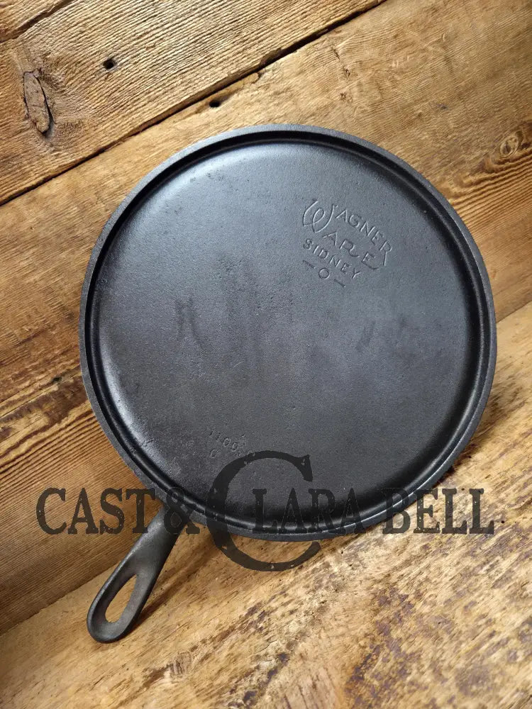 Priced To Sell! Vintage Grilled cheese! 1930’s WagnerWare #9 Round Cast Iron Griddle 1109 Griddle