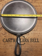 Pristine! 1920’s Griswold #8 Round Griddle 608. Amazing for grilled cheese quesadillas and omelets