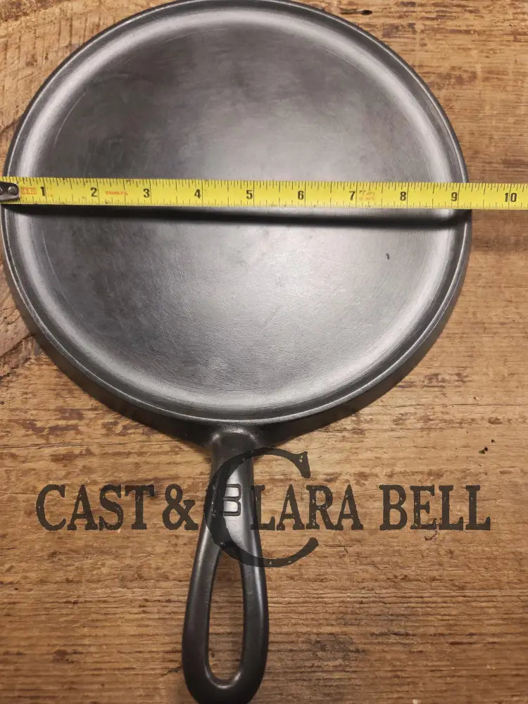 Pristine! 1920’s Griswold #8 Round Griddle 608. Amazing for grilled cheese quesadillas and omelets